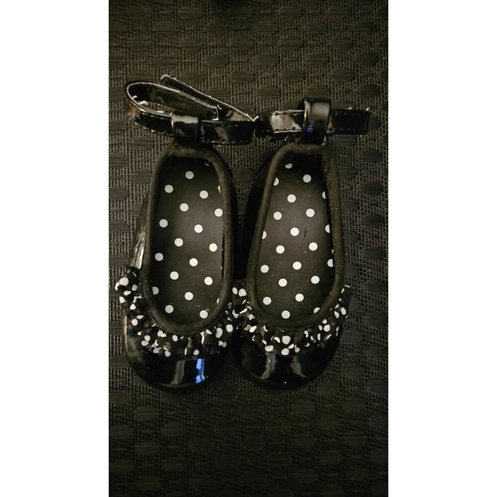 Darling Black Patent Baby Shoes – Elegant & Adorable!